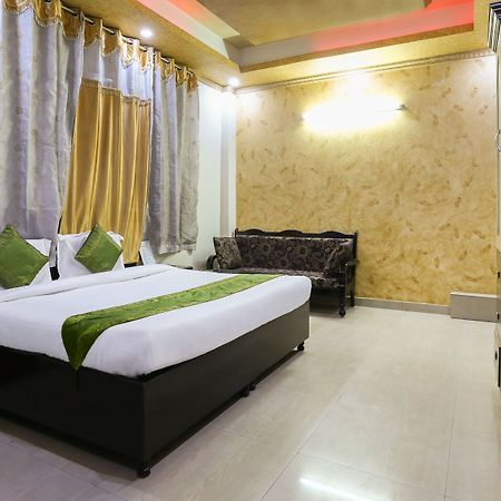 Treebo Trip Sswag 18 Expressway Noida Exterior foto