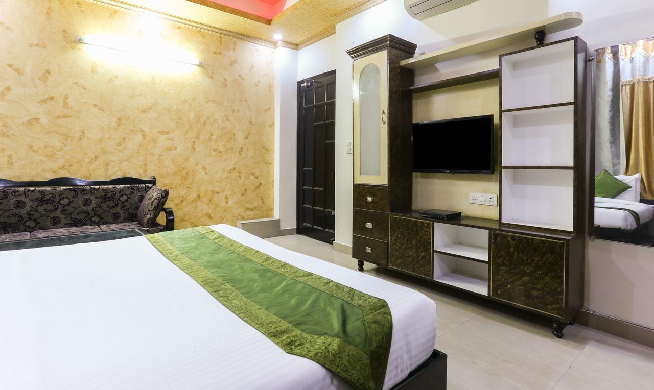 Treebo Trip Sswag 18 Expressway Noida Exterior foto