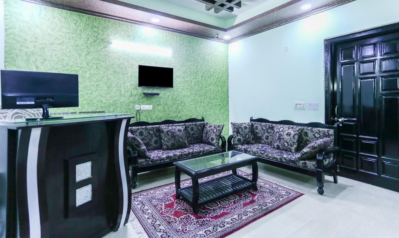 Treebo Trip Sswag 18 Expressway Noida Exterior foto